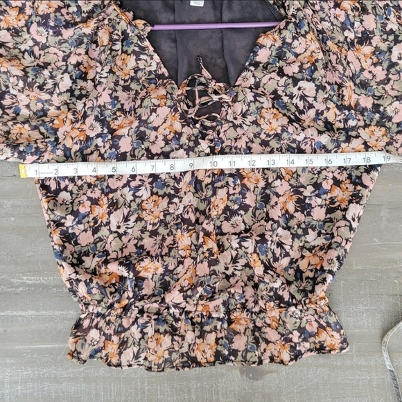 American Eagle Outfitters Floral Blouse Size S - Picture 5 of 16